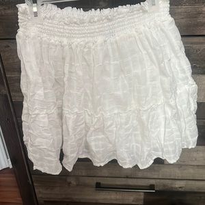 White flowy skirt